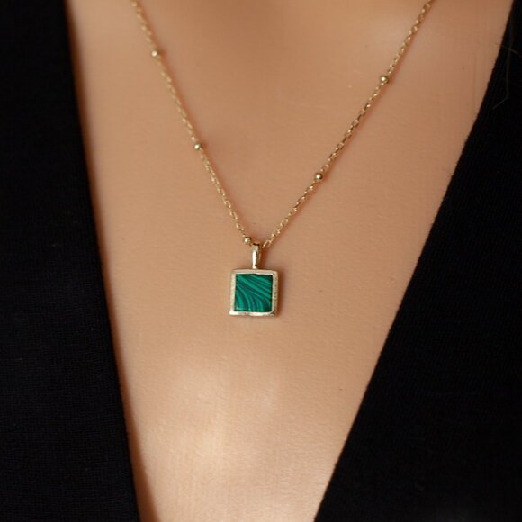 Malachite Gold Pendant Station Chain Necklace, Christmas - Picture 4 of 7